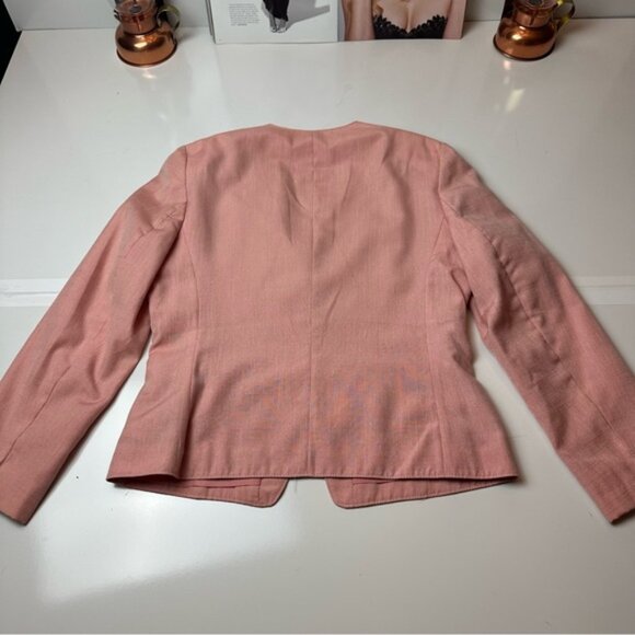 Country Sophisticated  Collarless Cropped Blazer - Picture 7 of 9